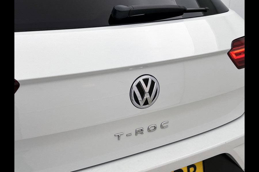 Volkswagen T-Roc 1.5 TSI Sport(Goed OnderH, Navi, StoelV, Camera, PDC V+A, Addapt Cruise, Etc)