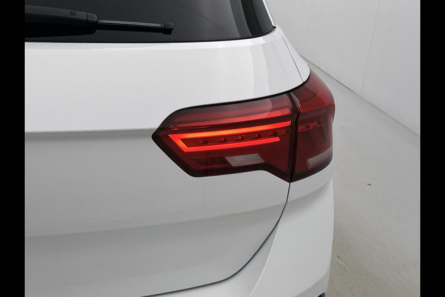 Volkswagen T-Roc 1.5 TSI Sport(Goed OnderH, Navi, StoelV, Camera, PDC V+A, Addapt Cruise, Etc)