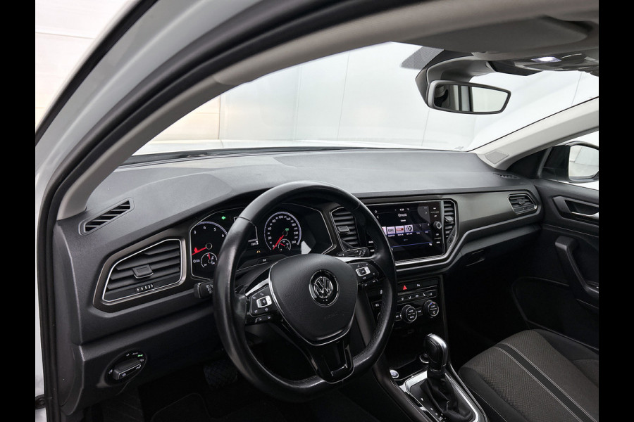 Volkswagen T-Roc 1.5 TSI Sport(Goed OnderH, Navi, StoelV, Camera, PDC V+A, Addapt Cruise, Etc)