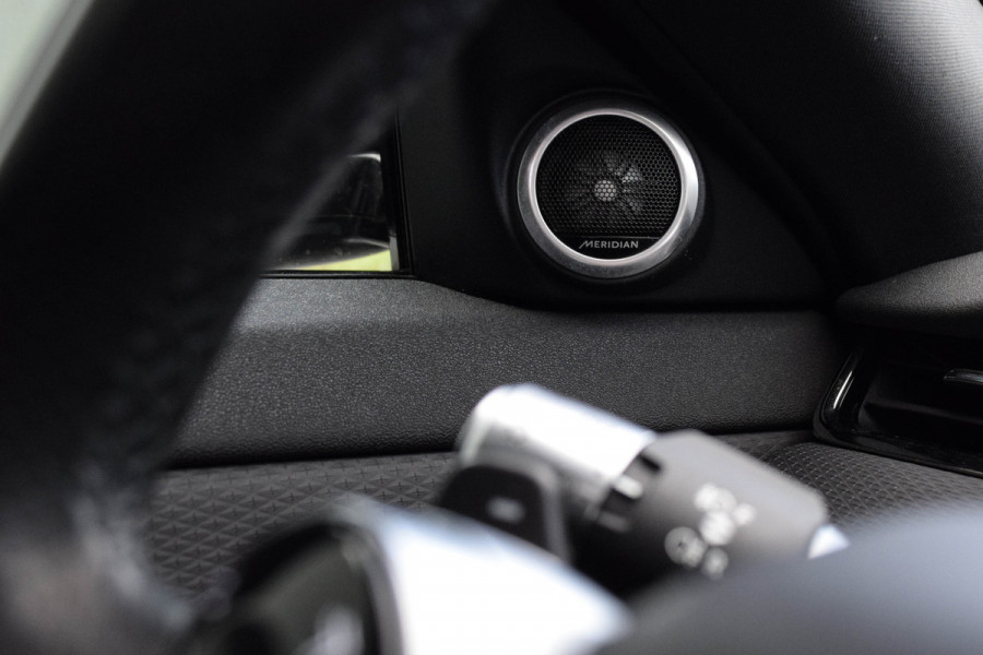 Land Rover Range Rover Evoque 2.0 P250 AWD R-Dynamic S / Panoramadak/ leder/ Trekhaak/ 20 inch