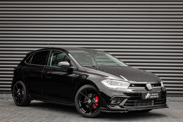 Volkswagen Polo 1.0 TSI 110PK DSG R-LINE / FULL BLACK / VERLAGINGSVEREN / APPLE CARPLAY / LED KOPLAMPEN / DIGITAL DASCH / MAXTON