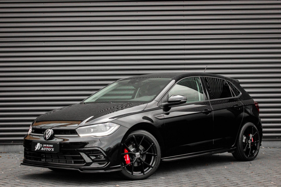 Volkswagen Polo 1.0 TSI 110PK DSG R-LINE / FULL BLACK / VERLAGINGSVEREN / APPLE CARPLAY / LED KOPLAMPEN / DIGITAL DASCH / MAXTON