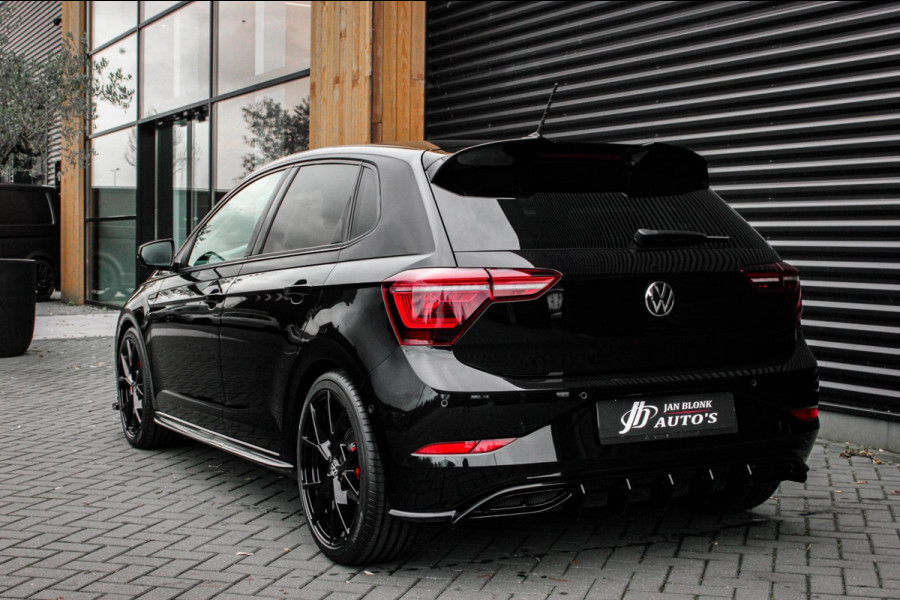Volkswagen Polo 1.0 TSI 110PK DSG R-LINE / FULL BLACK / VERLAGINGSVEREN / APPLE CARPLAY / LED KOPLAMPEN / DIGITAL DASCH / MAXTON