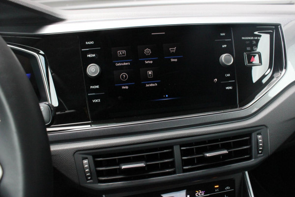 Volkswagen Polo 1.0 TSI 110PK DSG R-LINE / FULL BLACK / VERLAGINGSVEREN / APPLE CARPLAY / LED KOPLAMPEN / DIGITAL DASCH / MAXTON