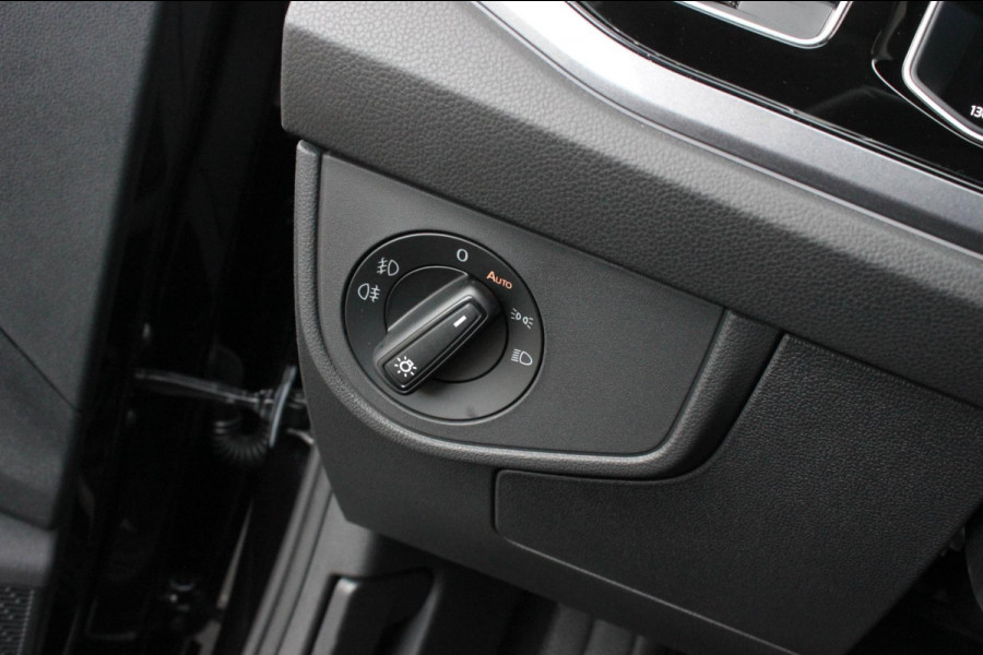 Volkswagen Polo 1.0 TSI 110PK DSG R-LINE / FULL BLACK / VERLAGINGSVEREN / APPLE CARPLAY / LED KOPLAMPEN / DIGITAL DASCH / MAXTON