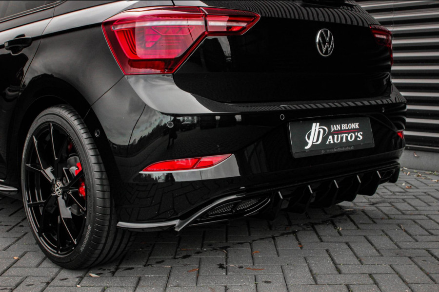 Volkswagen Polo 1.0 TSI 110PK DSG R-LINE / FULL BLACK / VERLAGINGSVEREN / APPLE CARPLAY / LED KOPLAMPEN / DIGITAL DASCH / MAXTON