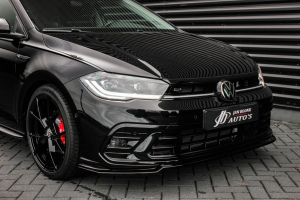 Volkswagen Polo 1.0 TSI 110PK DSG R-LINE / FULL BLACK / VERLAGINGSVEREN / APPLE CARPLAY / LED KOPLAMPEN / DIGITAL DASCH / MAXTON