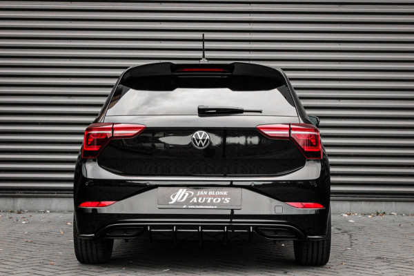 Volkswagen Polo 1.0 TSI 110PK DSG R-LINE / FULL BLACK / VERLAGINGSVEREN / APPLE CARPLAY / LED KOPLAMPEN / DIGITAL DASCH / MAXTON