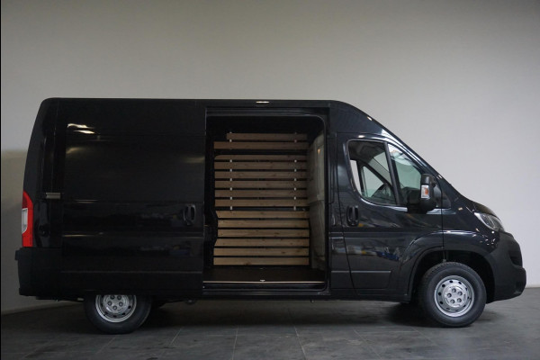 Opel Movano 140pk L2H2 Edition Navi Camera Parkeersensoren Trekhaak Cruise control Airco