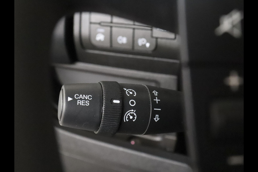 Opel Movano 140pk L2H2 Edition Navi Camera Parkeersensoren Trekhaak Cruise control Airco