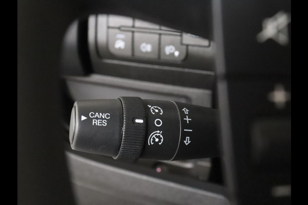 Opel Movano 140pk L2H2 Edition Navi Camera Parkeersensoren Trekhaak Cruise control Airco