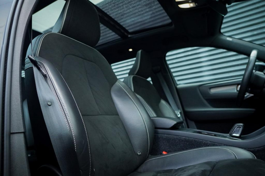 Volvo XC40 Recharge P8 AWD R-Design / Pano / Trehkaak / 19'' / Incl BTW