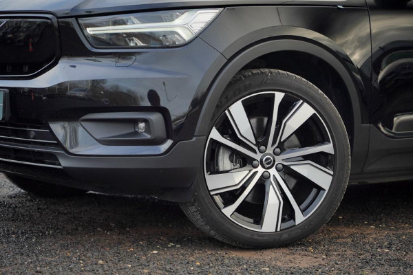 Volvo XC40 Recharge P8 AWD R-Design / Pano / Trehkaak / 19'' / Incl BTW