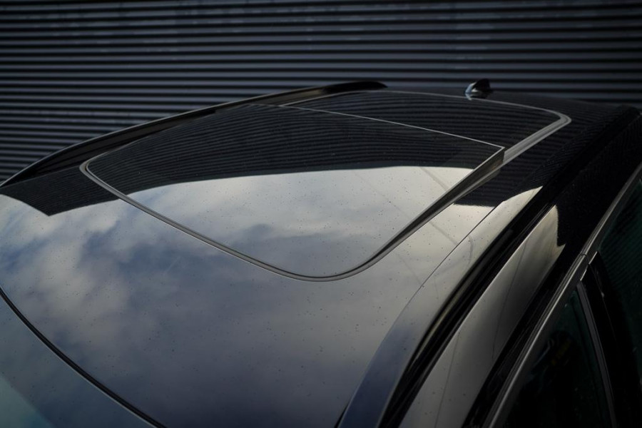 Volvo XC40 Recharge P8 AWD R-Design / Pano / Trehkaak / 19'' / Incl BTW