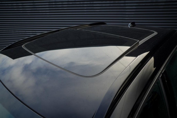 Volvo XC40 Recharge P8 AWD R-Design / Pano / Trehkaak / 19'' / Incl BTW