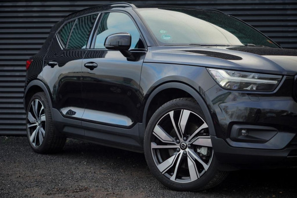 Volvo XC40 Recharge P8 AWD R-Design / Pano / Trehkaak / 19'' / Incl BTW
