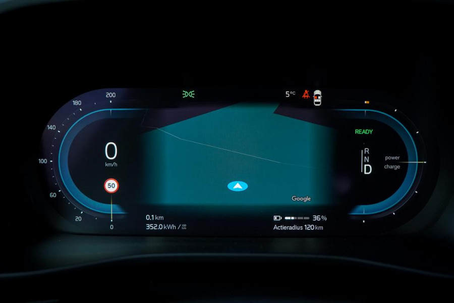 Volvo XC40 Recharge P8 AWD R-Design / Pano / Trehkaak / 19'' / Incl BTW