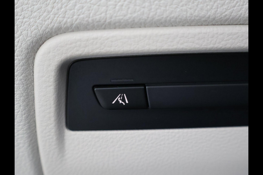 BMW 4 Serie Cabrio 420i M-SPORT + NEKVERWARMING | HEAD-UP | DAB | HARMAN/KARDON | MEMORY | CAMERA | SPORTSTOELEN