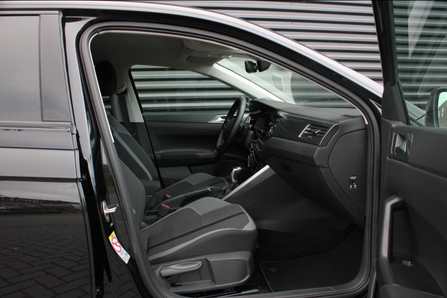 Volkswagen Polo 1.0 TSI 110PK DSG R-LINE / FULL BLACK / VERLAGINGSVEREN / APPLE CARPLAY / LED KOPLAMPEN / DIGITAL DASCH / MAXTON