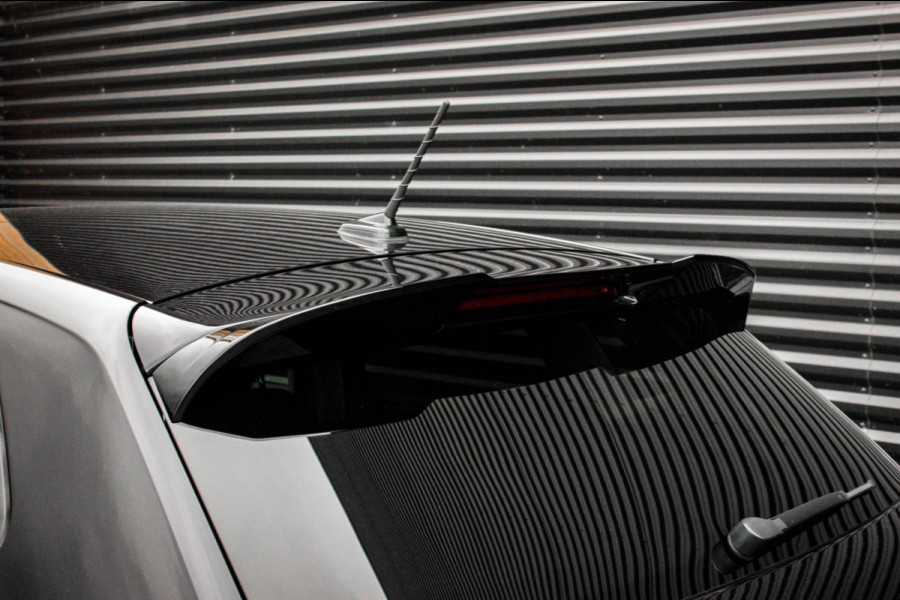 Volkswagen Polo 1.0 TSI 110PK DSG R-LINE / FULL BLACK / VERLAGINGSVEREN / APPLE CARPLAY / LED KOPLAMPEN / DIGITAL DASCH / MAXTON