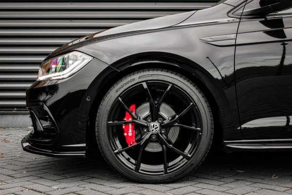 Volkswagen Polo 1.0 TSI 110PK DSG R-LINE / FULL BLACK / VERLAGINGSVEREN / APPLE CARPLAY / LED KOPLAMPEN / DIGITAL DASCH / MAXTON