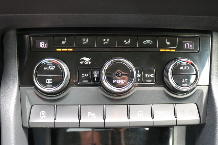 Škoda Karoq 1.5 TSI ACT Business Edition Autom Navi Pdc Ecc T-haak Bj:2020