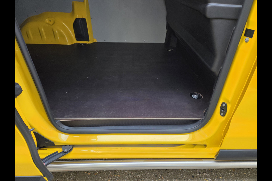 Peugeot e-Expert / Opel Vivaro Elektric L3 50 kWh Lange uitvoering XL Airco Cruise control Sidebar's & Rear bar