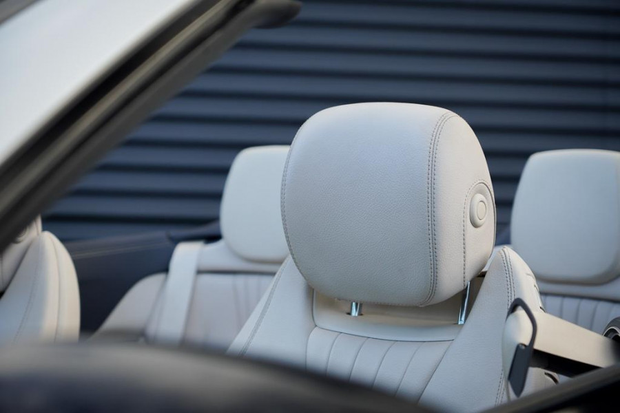 Mercedes-Benz E-Klasse Cabrio 300 AMG Line / 53 AMG Uitgevoerd / Carbon / Stoelverwarming