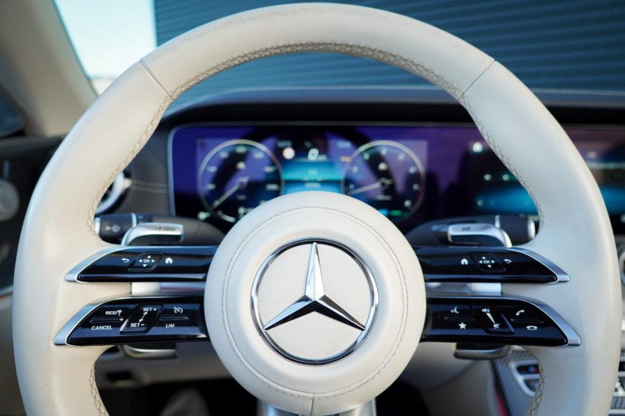 Mercedes-Benz E-Klasse Cabrio 300 AMG Line / 53 AMG Uitgevoerd / Carbon / Stoelverwarming