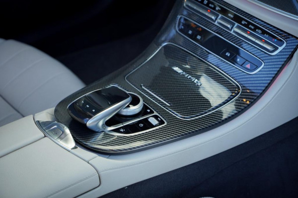 Mercedes-Benz E-Klasse Cabrio 300 AMG Line / 53 AMG Uitgevoerd / Carbon / Stoelverwarming