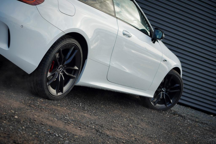 Mercedes-Benz E-Klasse Cabrio 300 AMG Line / 53 AMG Uitgevoerd / Carbon / Stoelverwarming