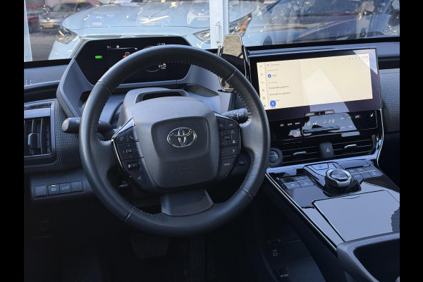 Toyota Bz4x 71,4 kWh 204pk Dynamic | 3-Fase, 360 Camera, Blind Spot monitor, Elektrische achterklep, Parkeersensoren, Stoelverwarming