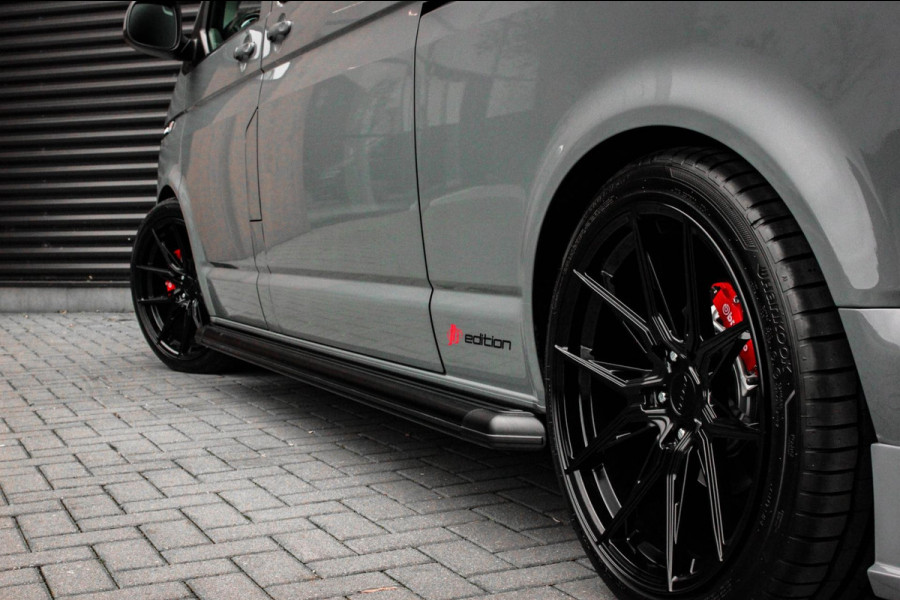 Volkswagen Transporter 2.0 TDI L2H1 150PK BULLI DC DUBBEL CABINE / LEIGHTONVANS BODYKIT / FULL OPTINS / LEDER / FULL BLACK / APPLE