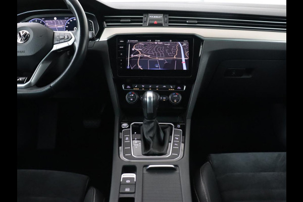 Volkswagen Passat 2.0 TSI R Line | 190pk | Trekhaak | Leder/Alcantara | Stoelverwarming | Camera | Matrix LED | Adaptive cruise | Virtual Cockpit | Carplay | Navigatie