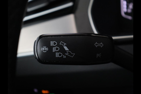 Volkswagen Passat 2.0 TSI R Line | 190pk | Trekhaak | Leder/Alcantara | Stoelverwarming | Camera | Matrix LED | Adaptive cruise | Virtual Cockpit | Carplay | Navigatie