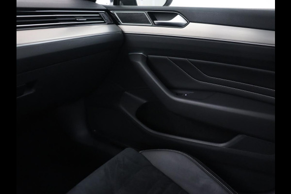 Volkswagen Passat 2.0 TSI R Line | 190pk | Trekhaak | Leder/Alcantara | Stoelverwarming | Camera | Matrix LED | Adaptive cruise | Virtual Cockpit | Carplay | Navigatie
