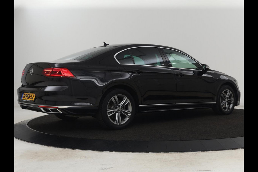 Volkswagen Passat 2.0 TSI R Line | 190pk | Trekhaak | Leder/Alcantara | Stoelverwarming | Camera | Matrix LED | Adaptive cruise | Virtual Cockpit | Carplay | Navigatie