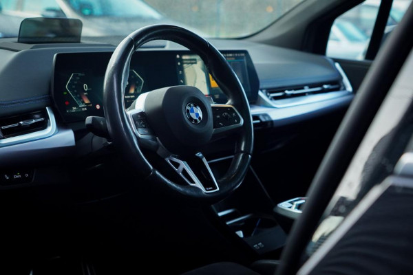 BMW 2 Serie Active Tourer 220i / Aut / M-Sport / Pano / Trekhaak / 19'' / HUD