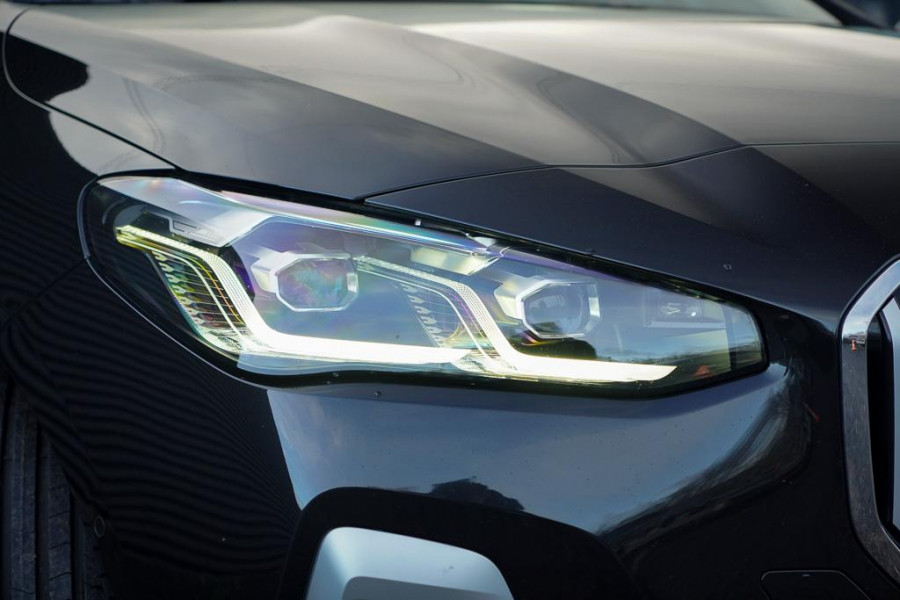 BMW 2 Serie Active Tourer 220i / Aut / M-Sport / Pano / Trekhaak / 19'' / HUD