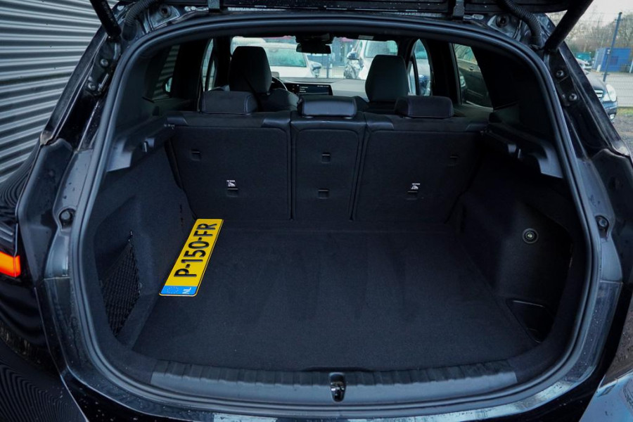 BMW 2 Serie Active Tourer 220i / Aut / M-Sport / Pano / Trekhaak / 19'' / HUD
