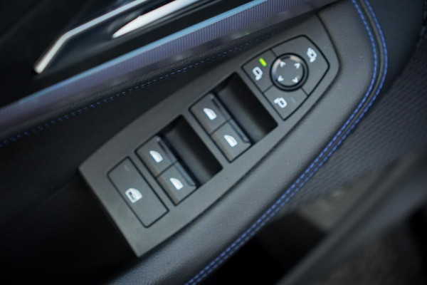 BMW 2 Serie Active Tourer 220i / Aut / M-Sport / Pano / Trekhaak / 19'' / HUD