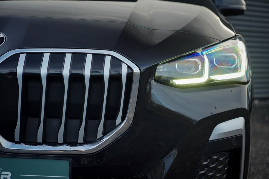 BMW 2 Serie Active Tourer 220i / Aut / M-Sport / Pano / Trekhaak / 19'' / HUD