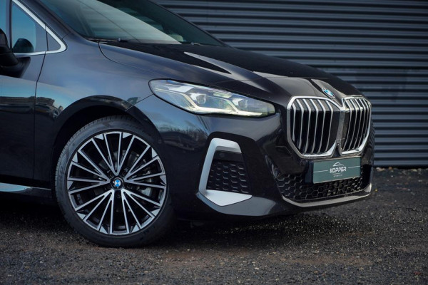 BMW 2 Serie Active Tourer 220i / Aut / M-Sport / Pano / Trekhaak / 19'' / HUD