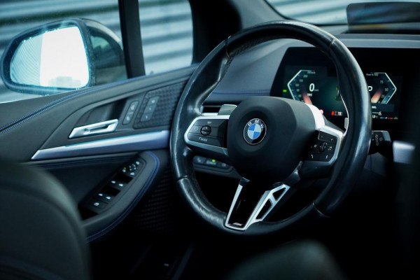 BMW 2 Serie Active Tourer 220i / Aut / M-Sport / Pano / Trekhaak / 19'' / HUD