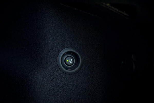 BMW 2 Serie Active Tourer 220i / Aut / M-Sport / Pano / Trekhaak / 19'' / HUD