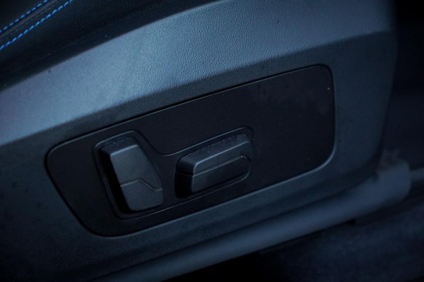 BMW 2 Serie Active Tourer 220i / Aut / M-Sport / Pano / Trekhaak / 19'' / HUD