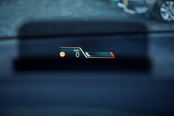 BMW 2 Serie Active Tourer 220i / Aut / M-Sport / Pano / Trekhaak / 19'' / HUD