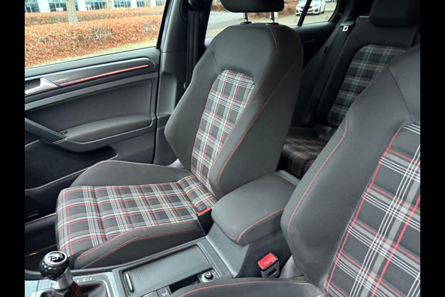 Volkswagen Golf 2.0 TSI GTI 230pk 6-bak
