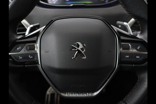 Peugeot 3008 1.6 HYbrid 225 GT | Panoramadak | Trekhaak | Adaptive cruise | 360 Camera | Stoelverwarming | Carplay | Focal HiFi | Navigatie | 19'' | PHEV | Plug In