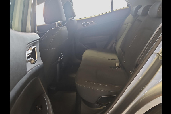 Kia Sportage 1.6 T-GDi MHEV | Camera | Apple CarPlay/Android Auto | Stuur-/Stoelverwarming | 17” Velgen | Clima | PDC | Cruise | LED |